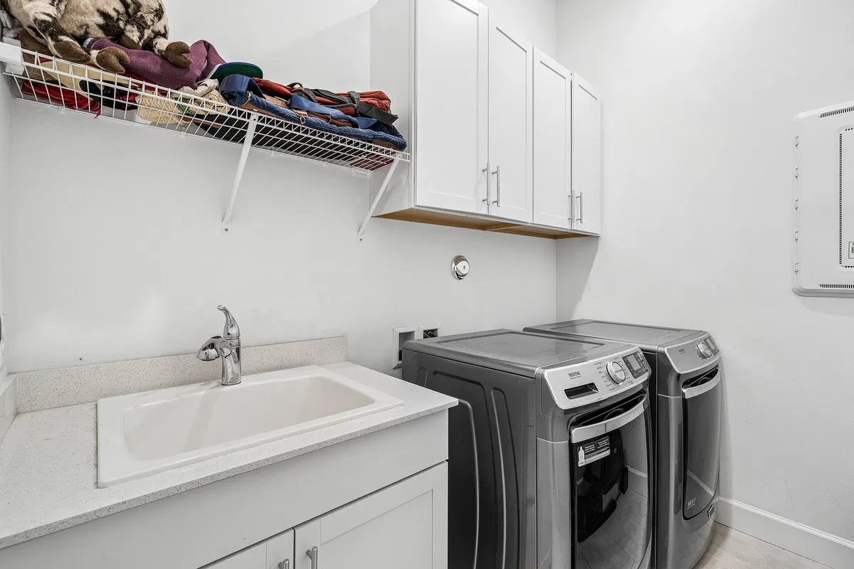 Residence photo 25