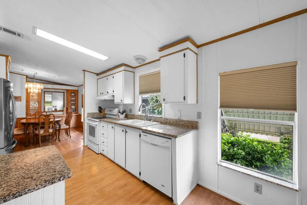 Residence photo 16