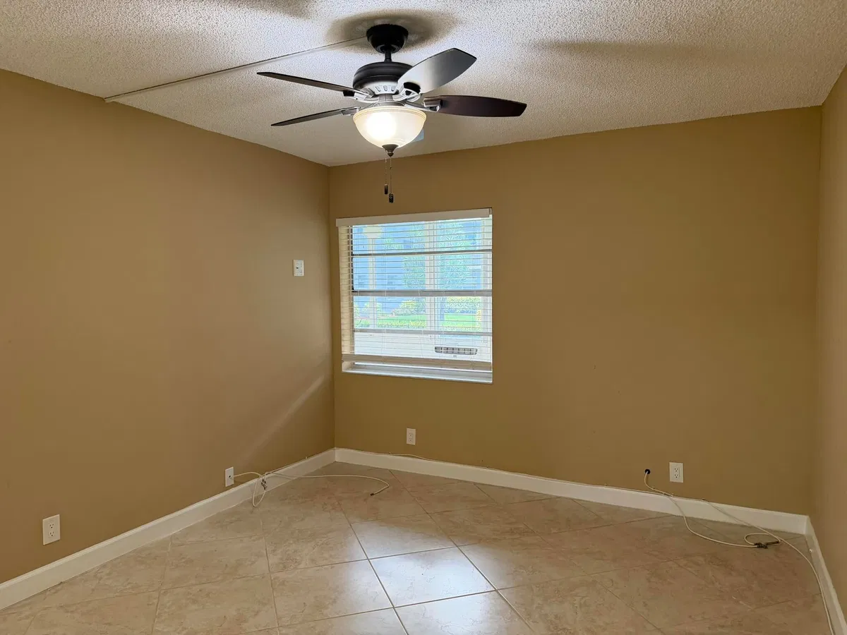 Residence photo 19
