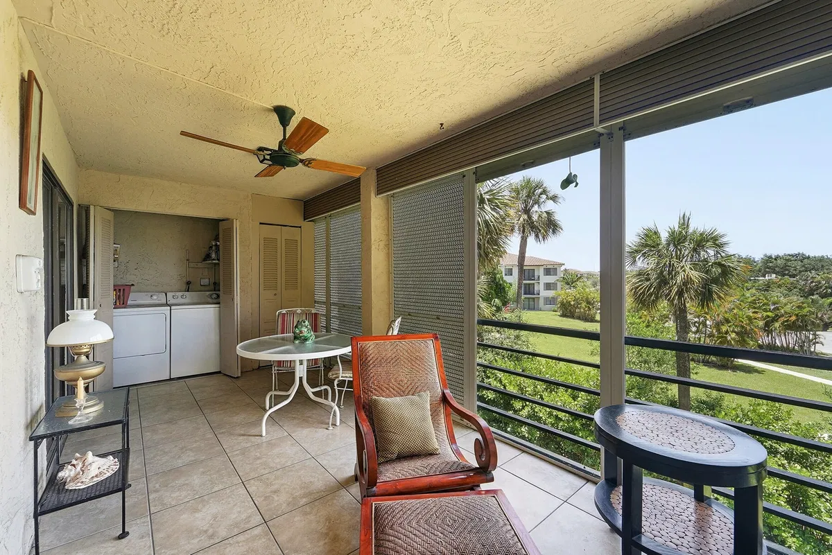 Unit 321 photo 19