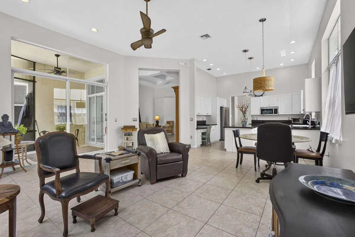 Residence photo 43