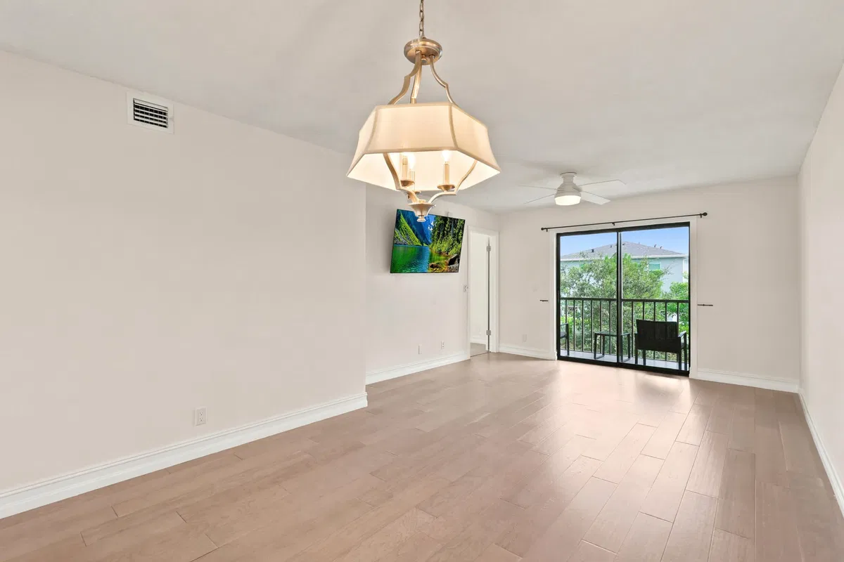  Unit 203 photo 10