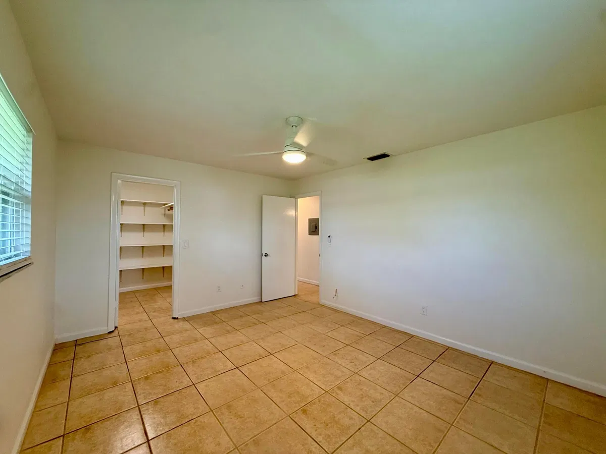 Residence photo 16