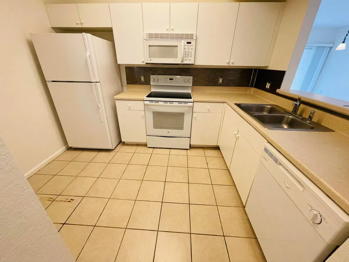Unit 212 photo 10