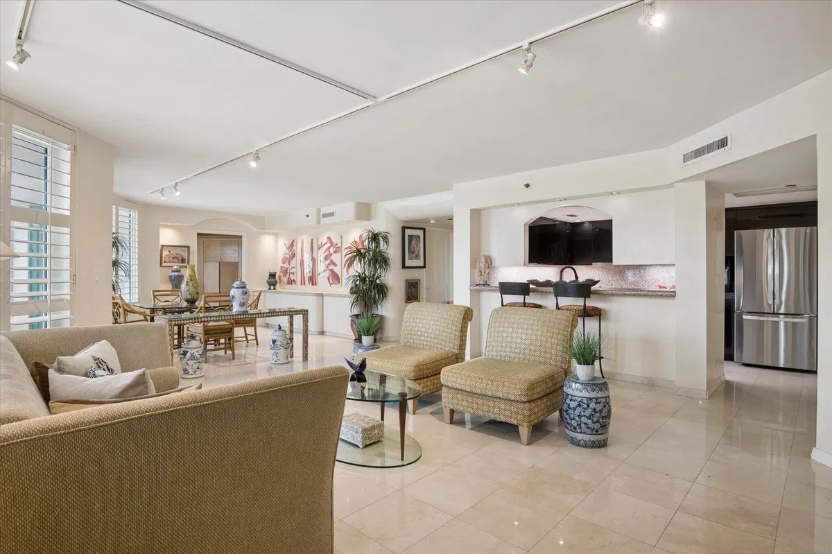 Boca Raton Unit 329 photo 4