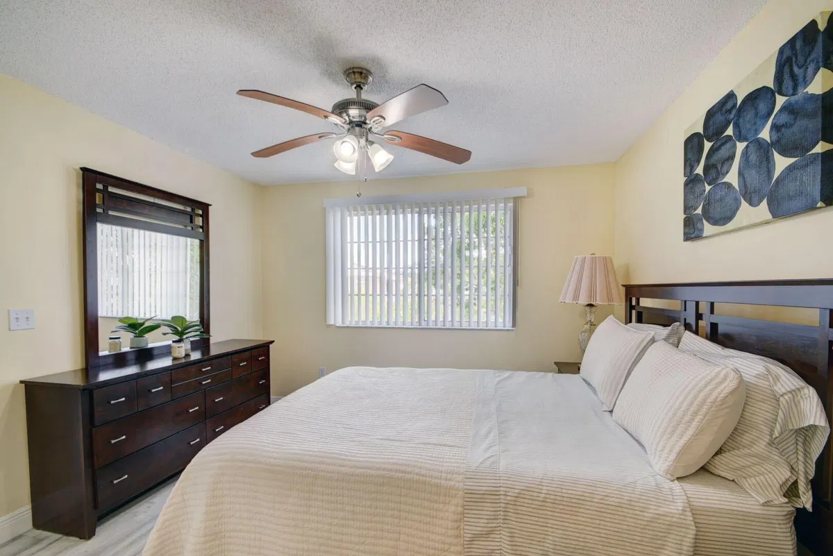 Unit 307 photo 16