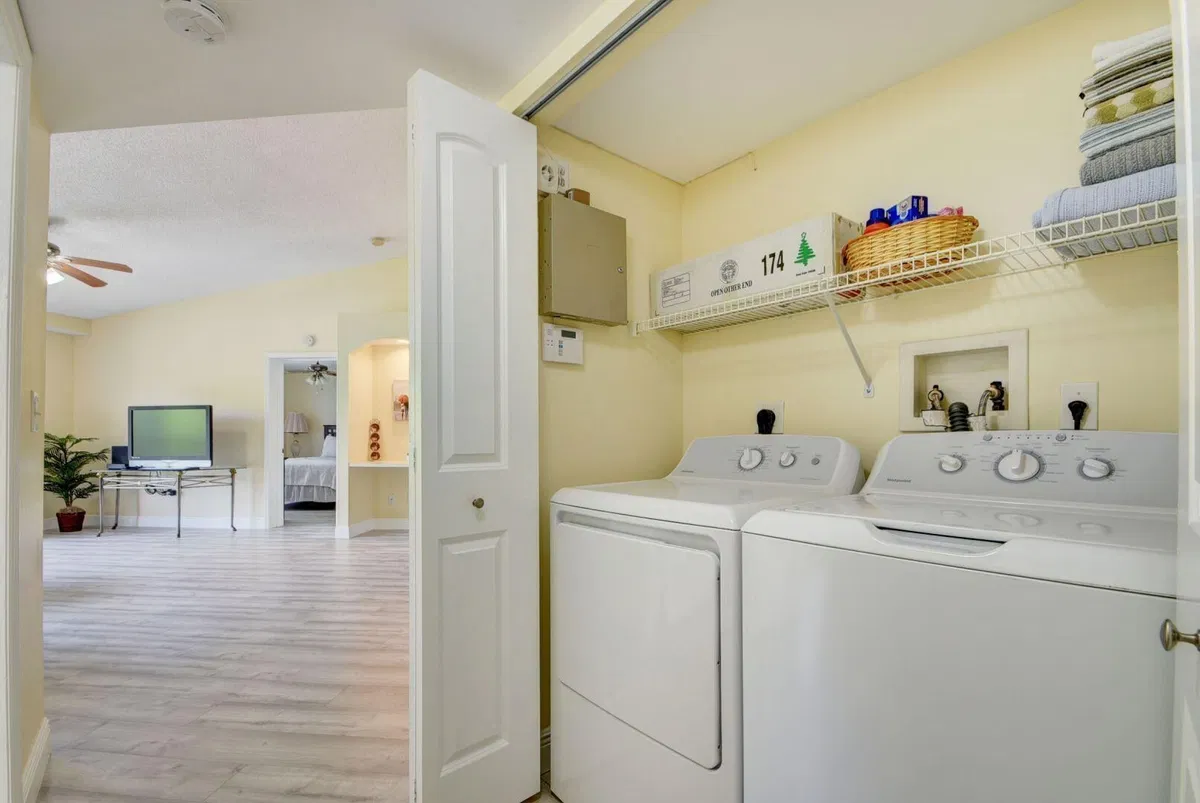 Unit 307 photo 22
