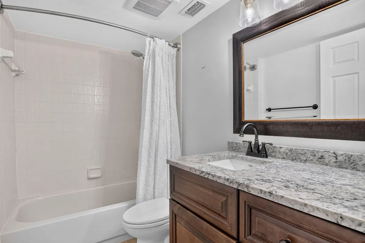 Unit 102 photo 37