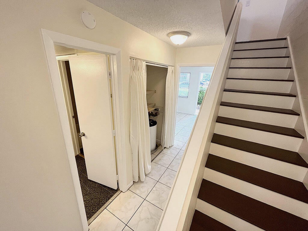 Unit 207 photo 7