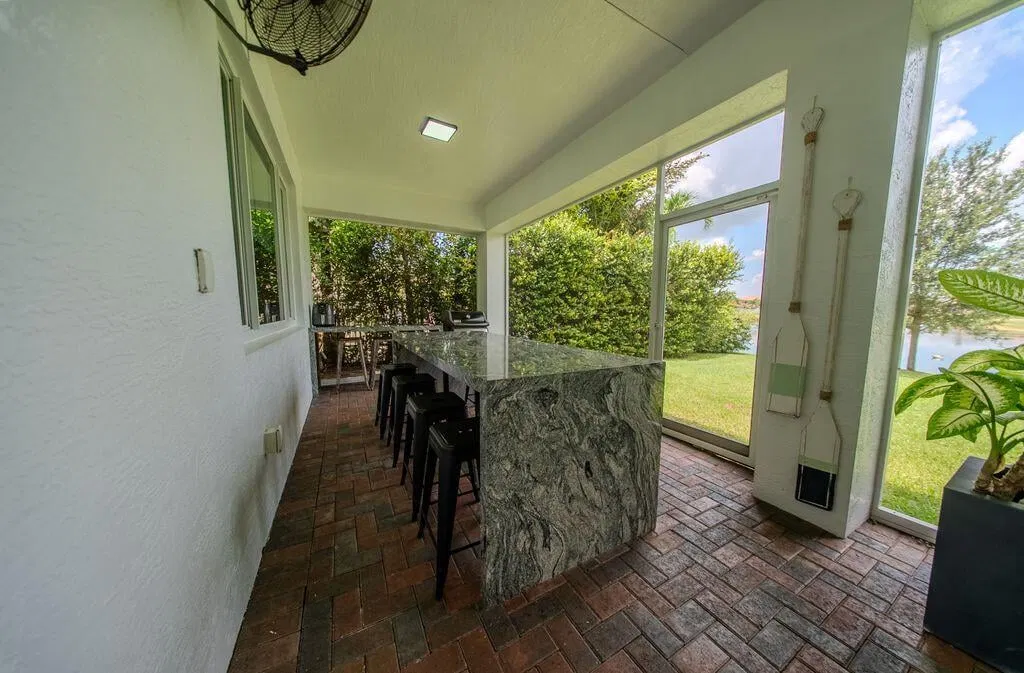 Residence photo 37