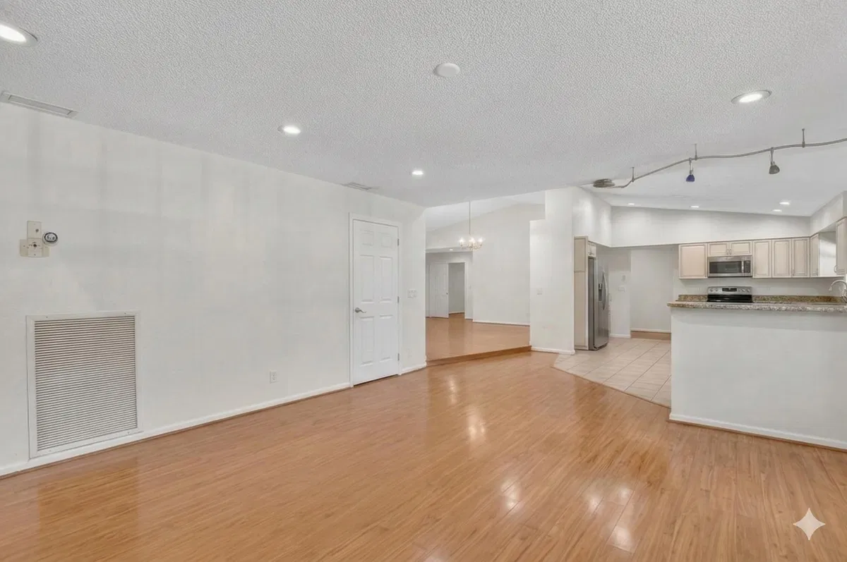 Thornhill Green Residence photo 13
