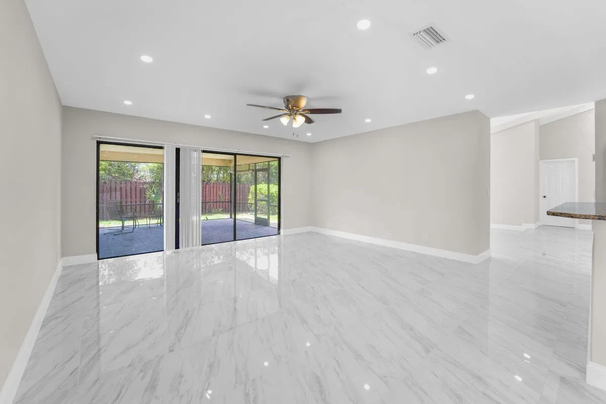 Thornhill Green Residence photo 13