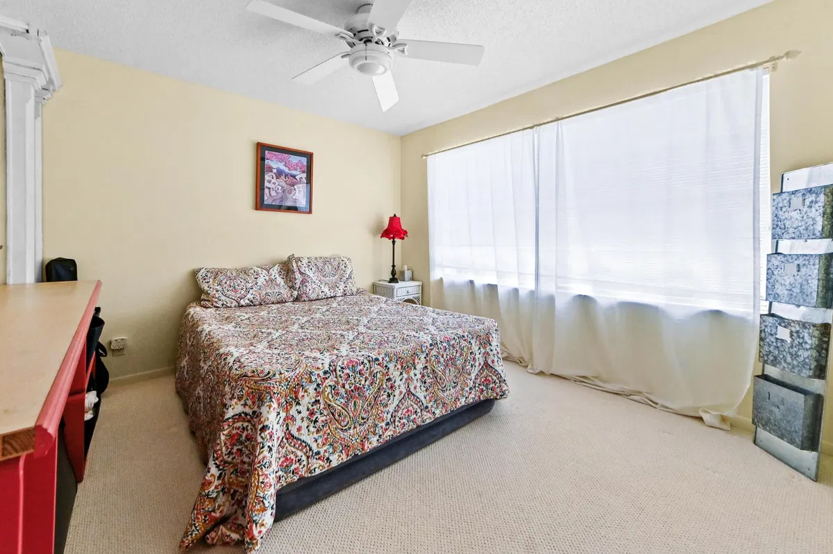 Residence photo 22