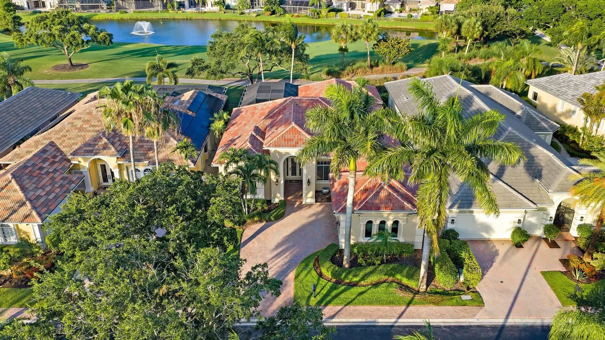 Ibis Golf & Country Club Residence
