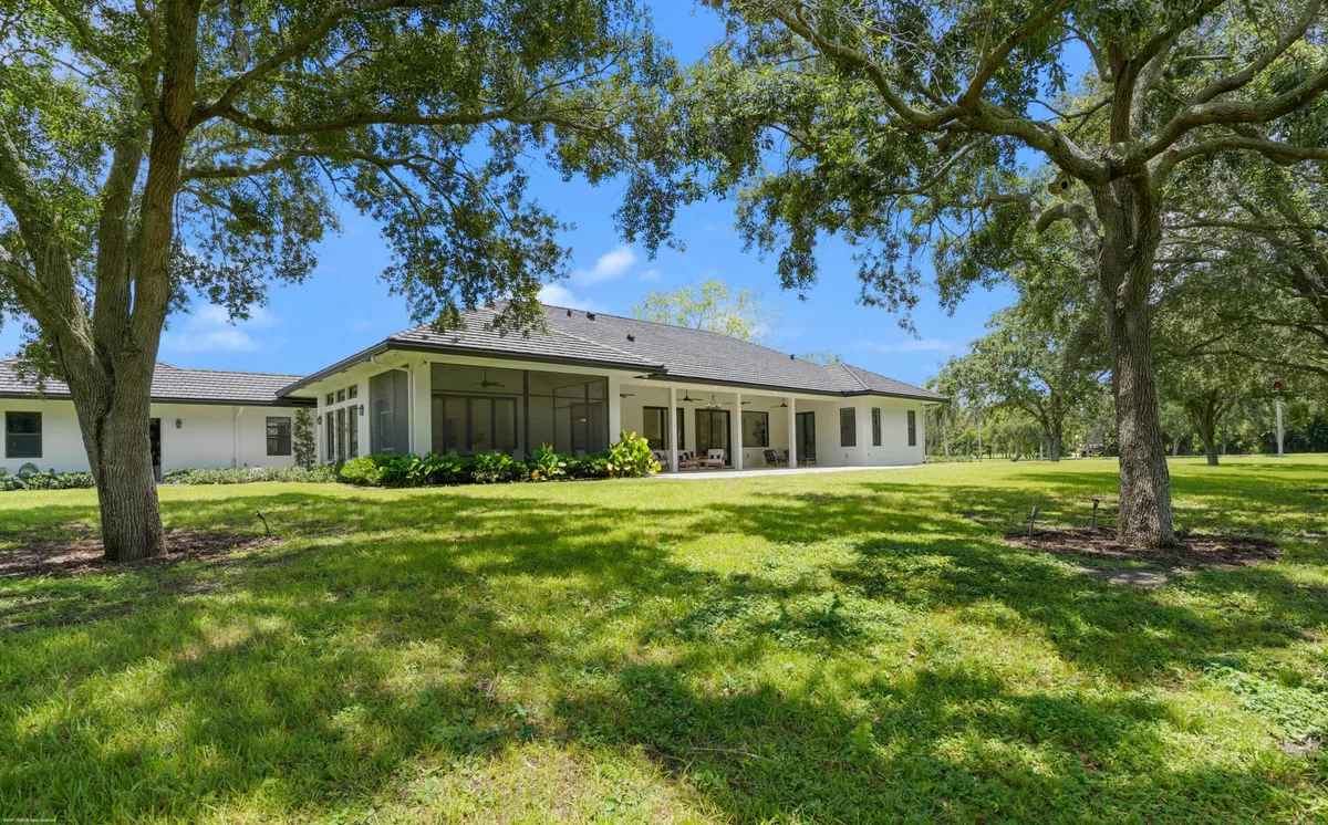 Residence photo 61