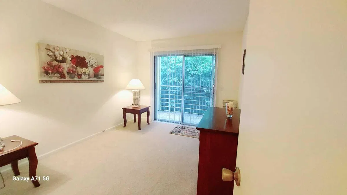 Residence photo 16