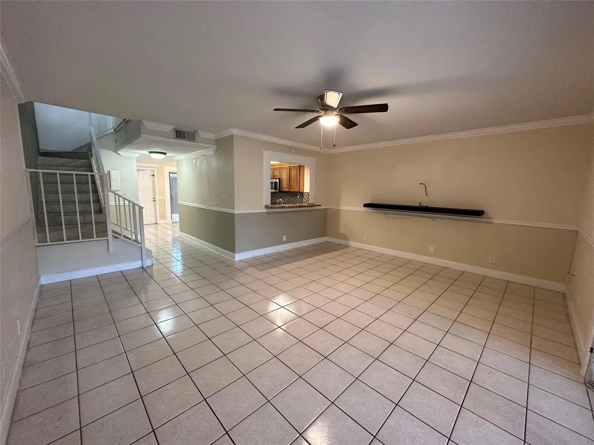  Unit 124 photo 7