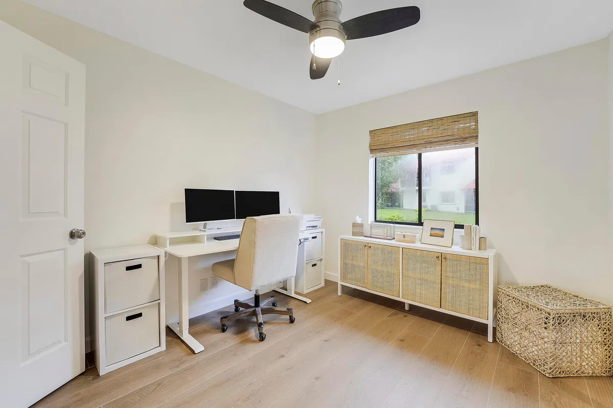 Residence photo 19