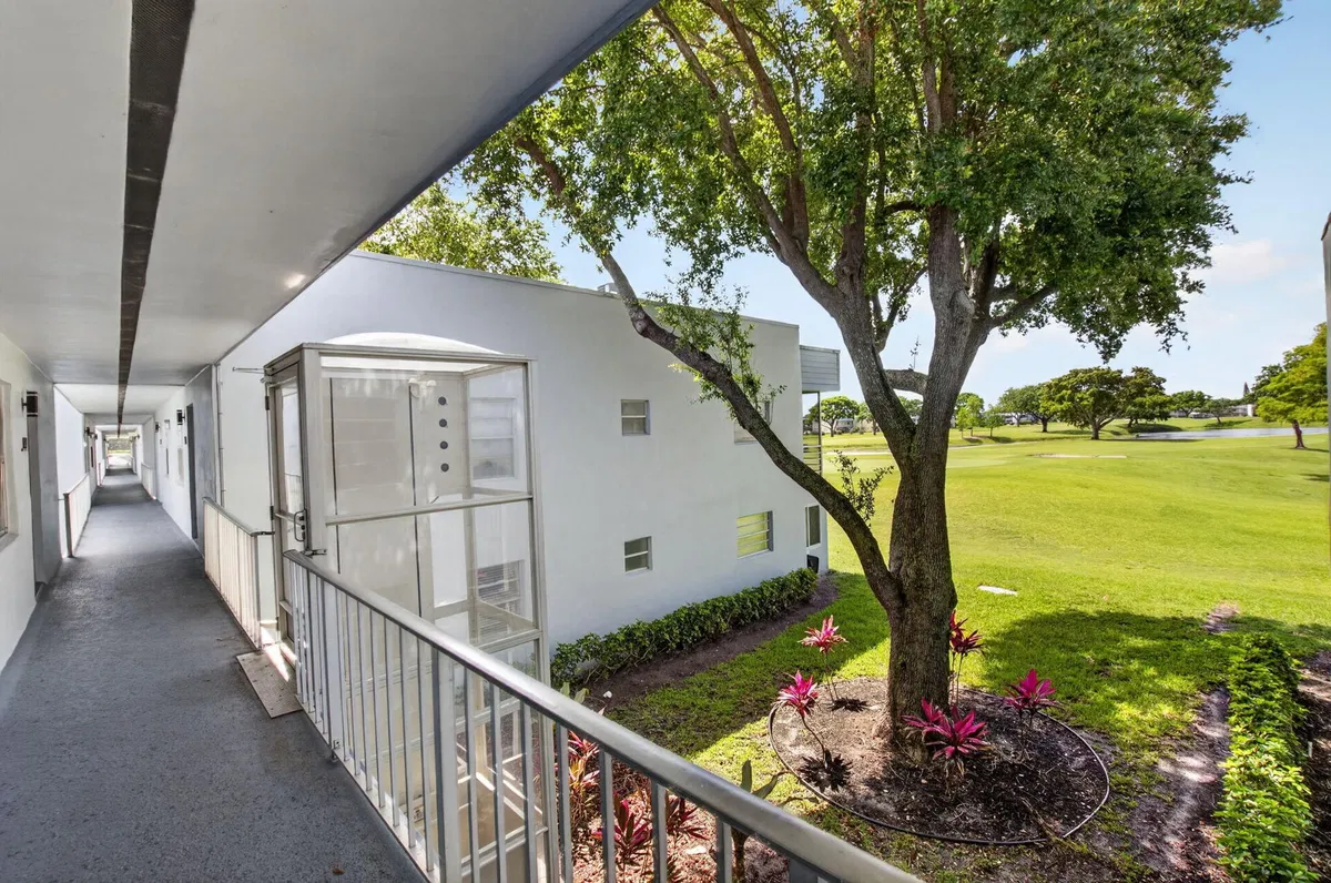 Residence photo 4