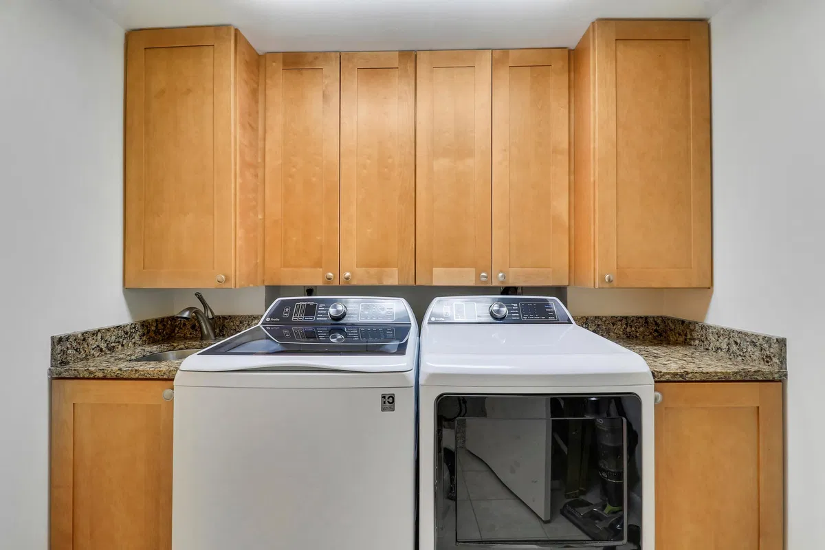 Unit 203 photo 52