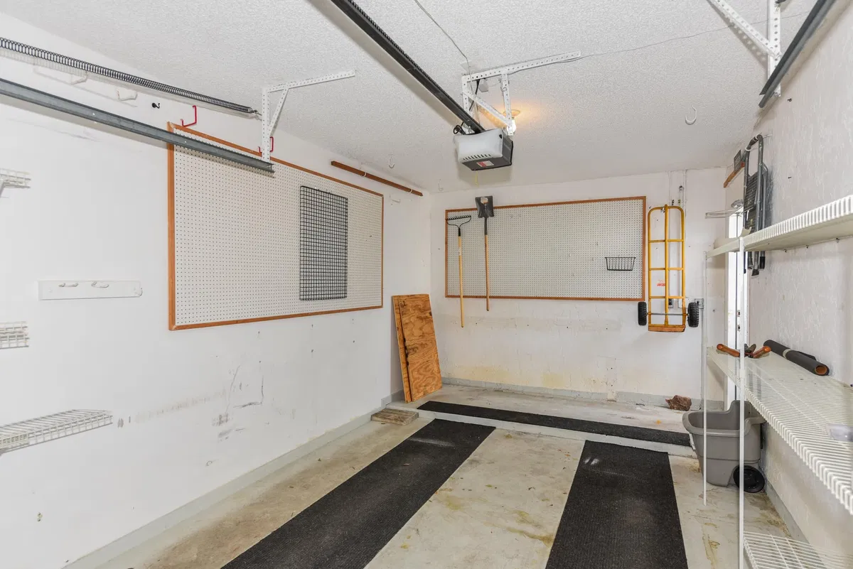  Unit 1702 photo 34