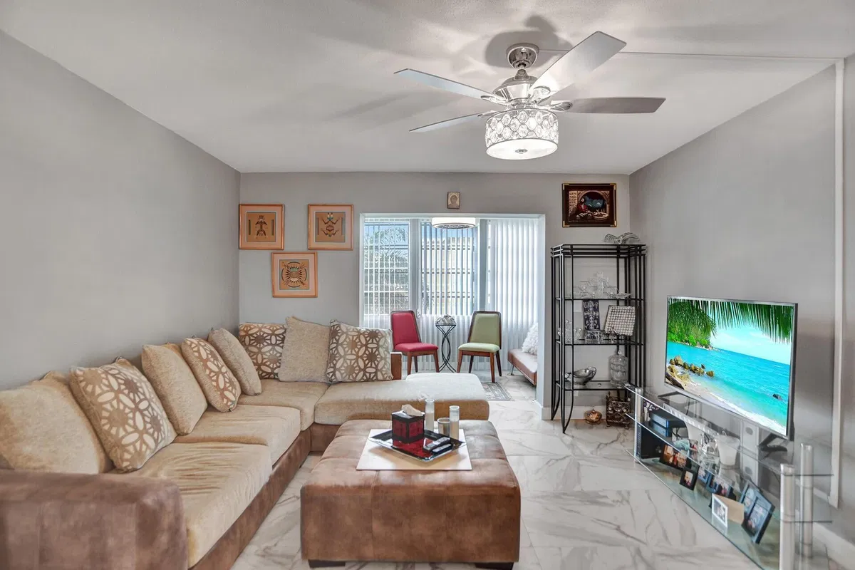 Unit 3070 photo 7
