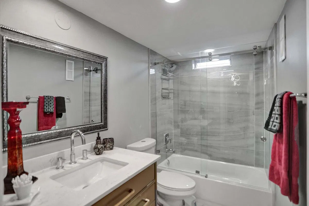 Unit 3070 photo 19