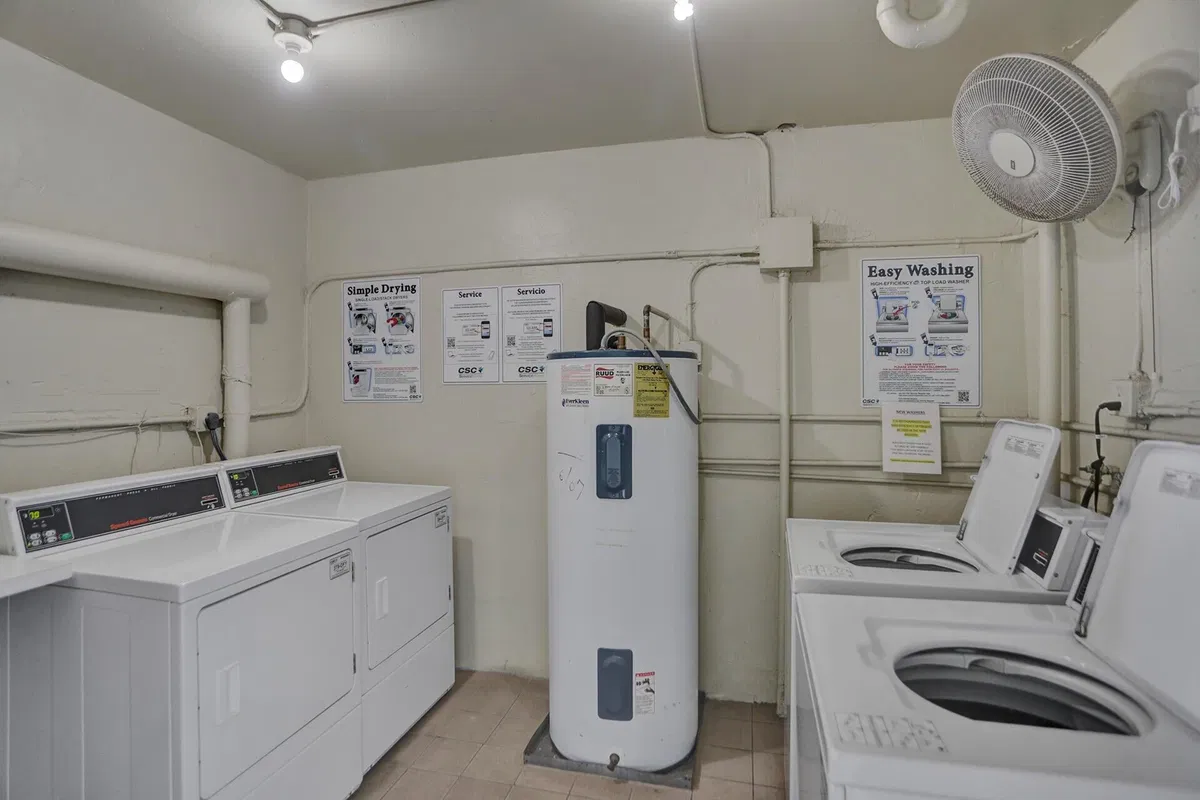 Unit 3070 photo 22