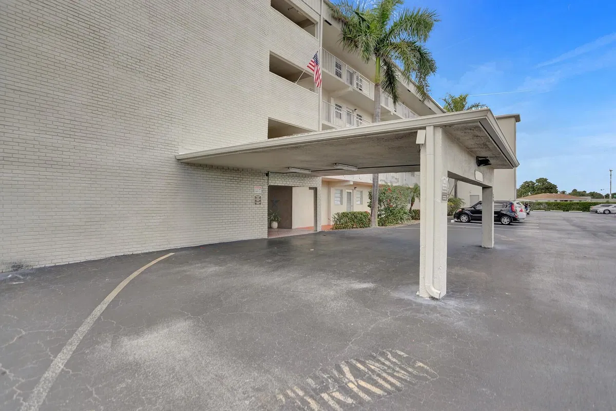 Unit 3070 photo 25