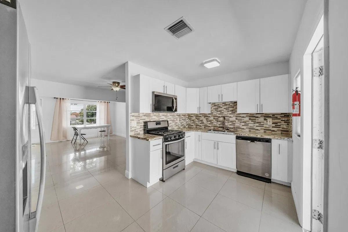 West Palm Beach Residence photo 22