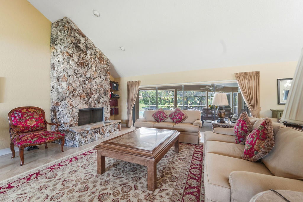 Eastpointe Country Club Residence photo 28