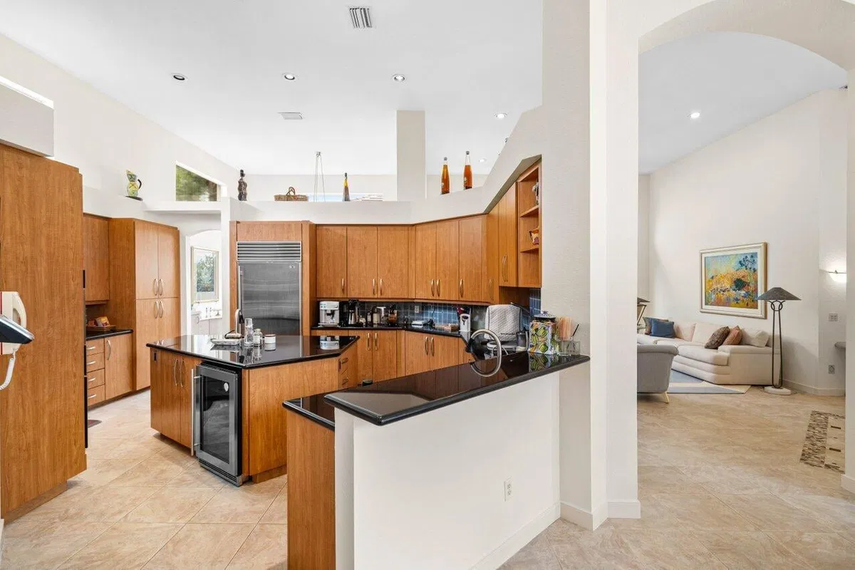 Woodfield Country Club Residence photo 10