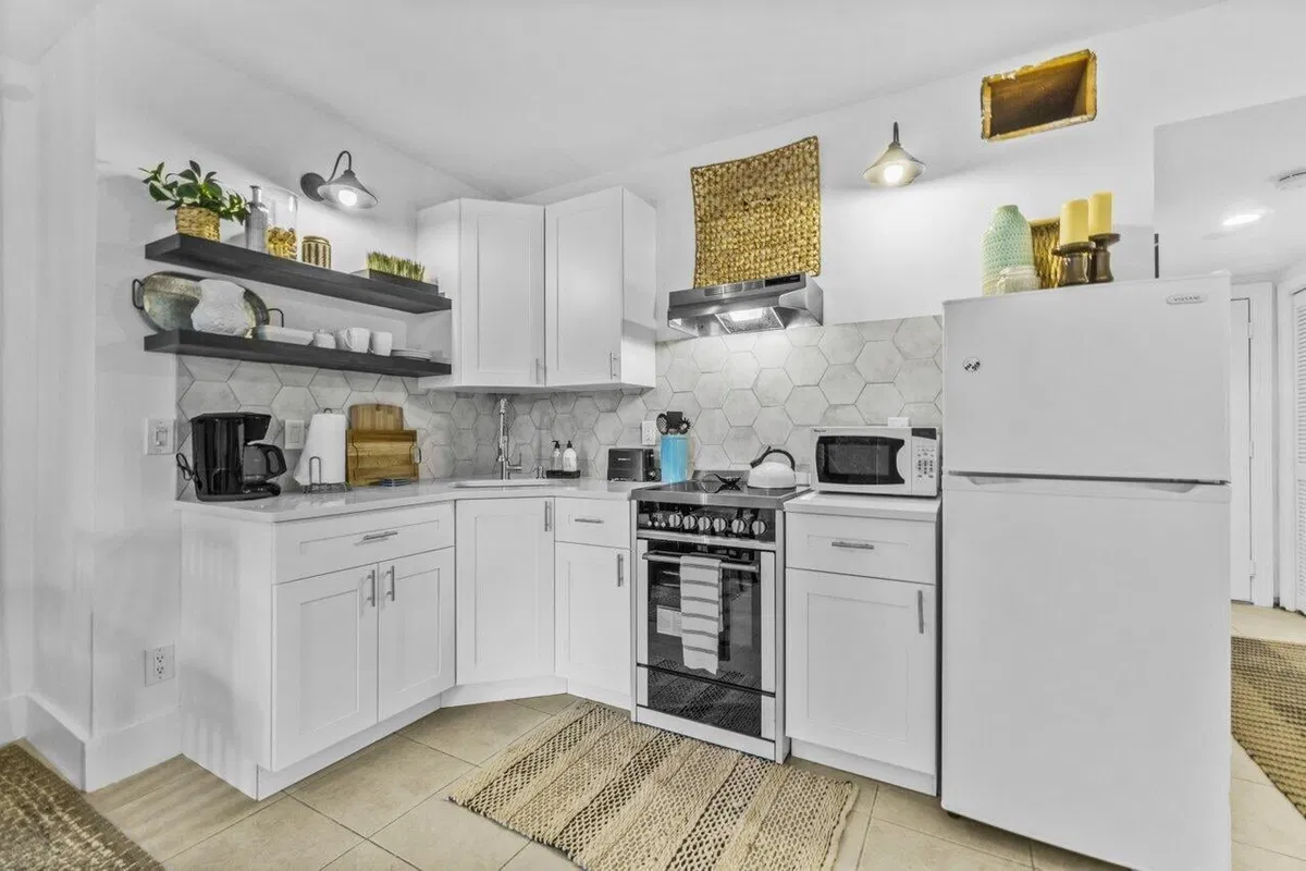 Unit 206 photo 28