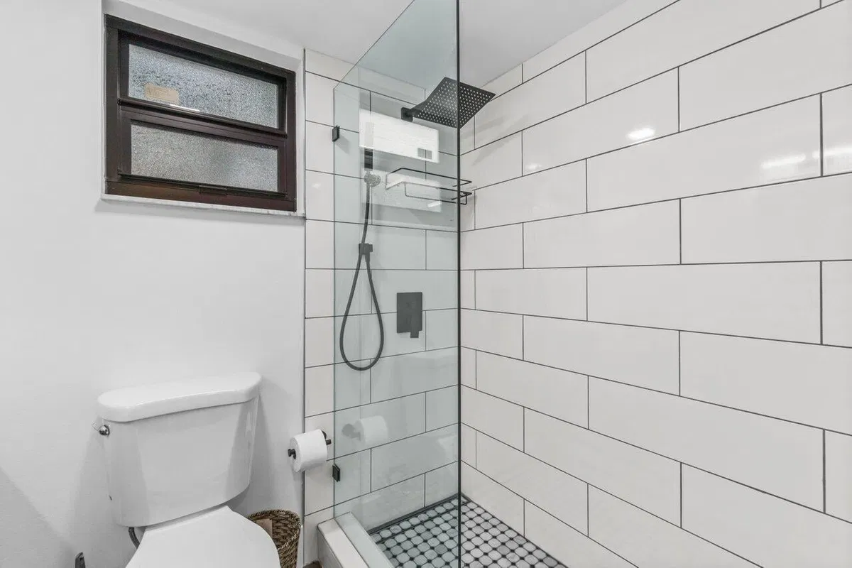 Unit 206 photo 31