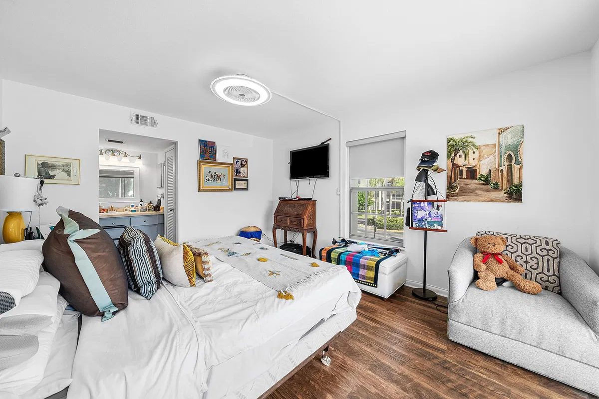  Unit 221 photo 13