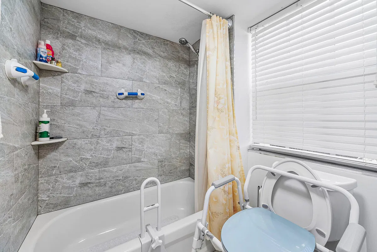  Unit 221 photo 16