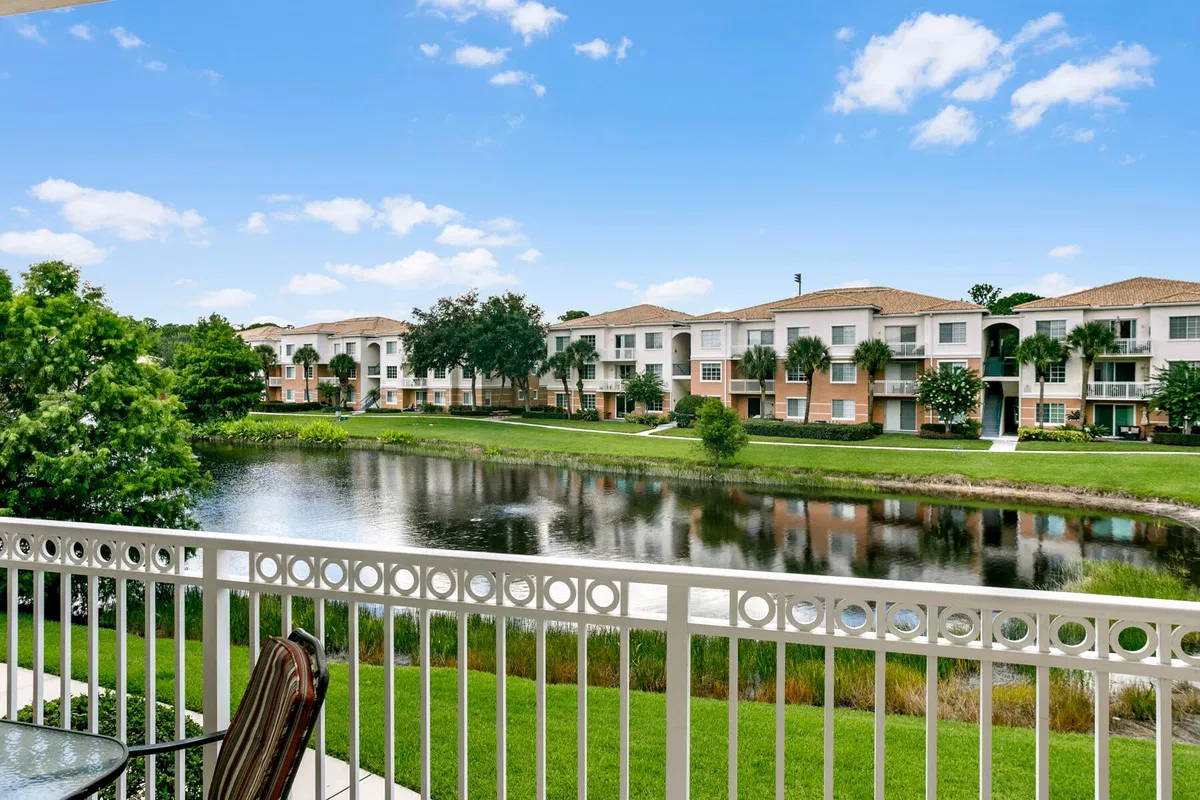 Residence photo 19