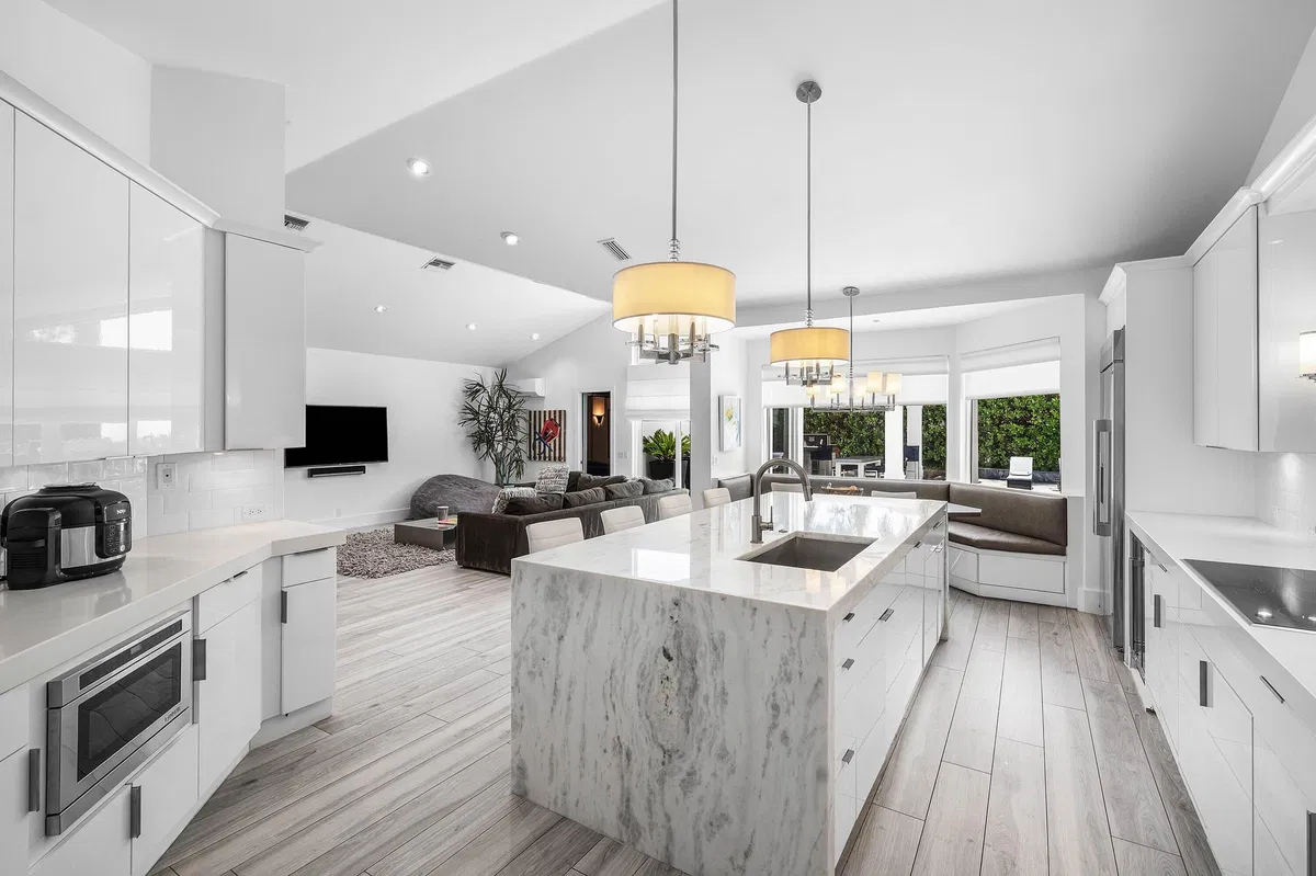 Woodfield Country Club Residence photo 13
