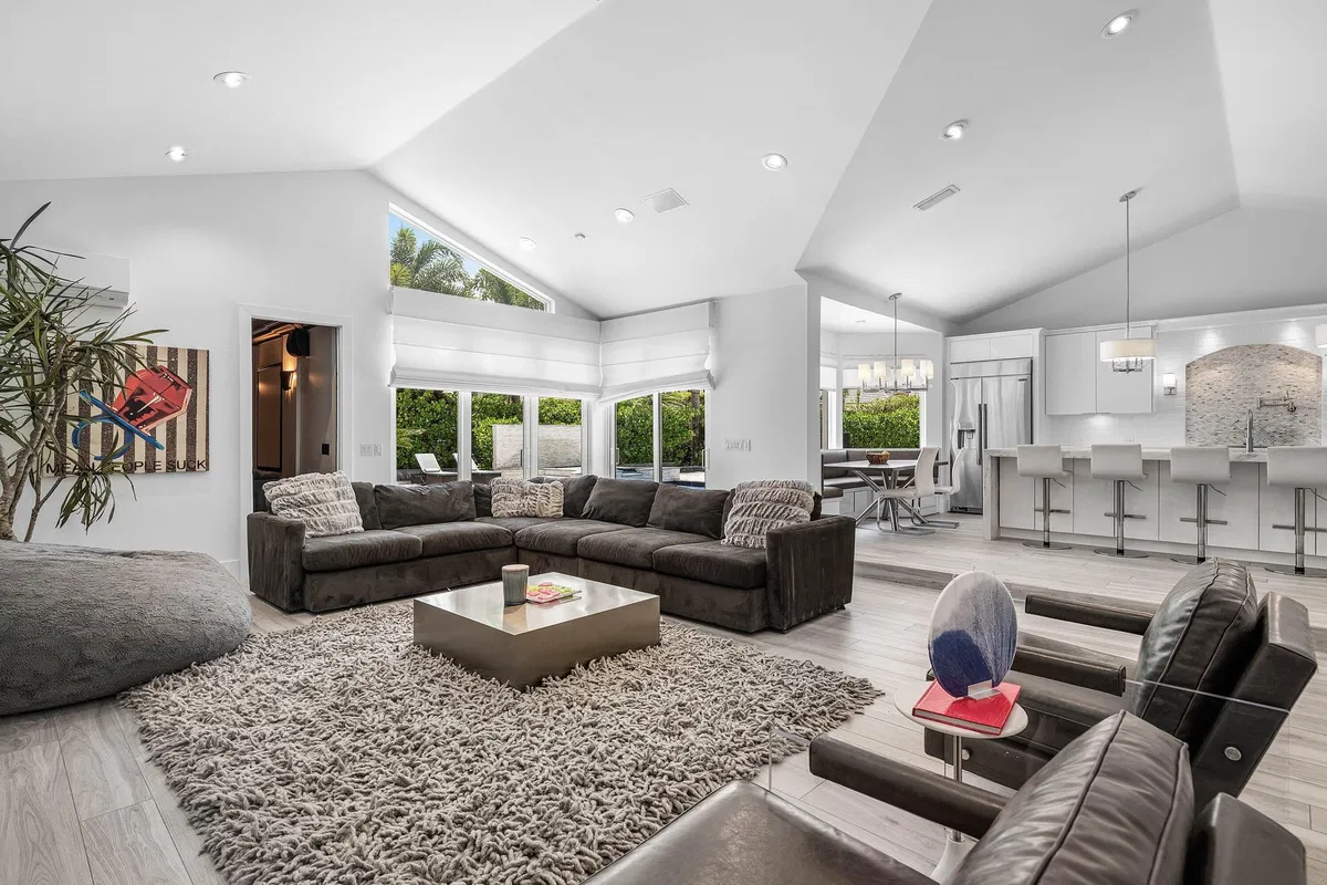 Woodfield Country Club Residence photo 16
