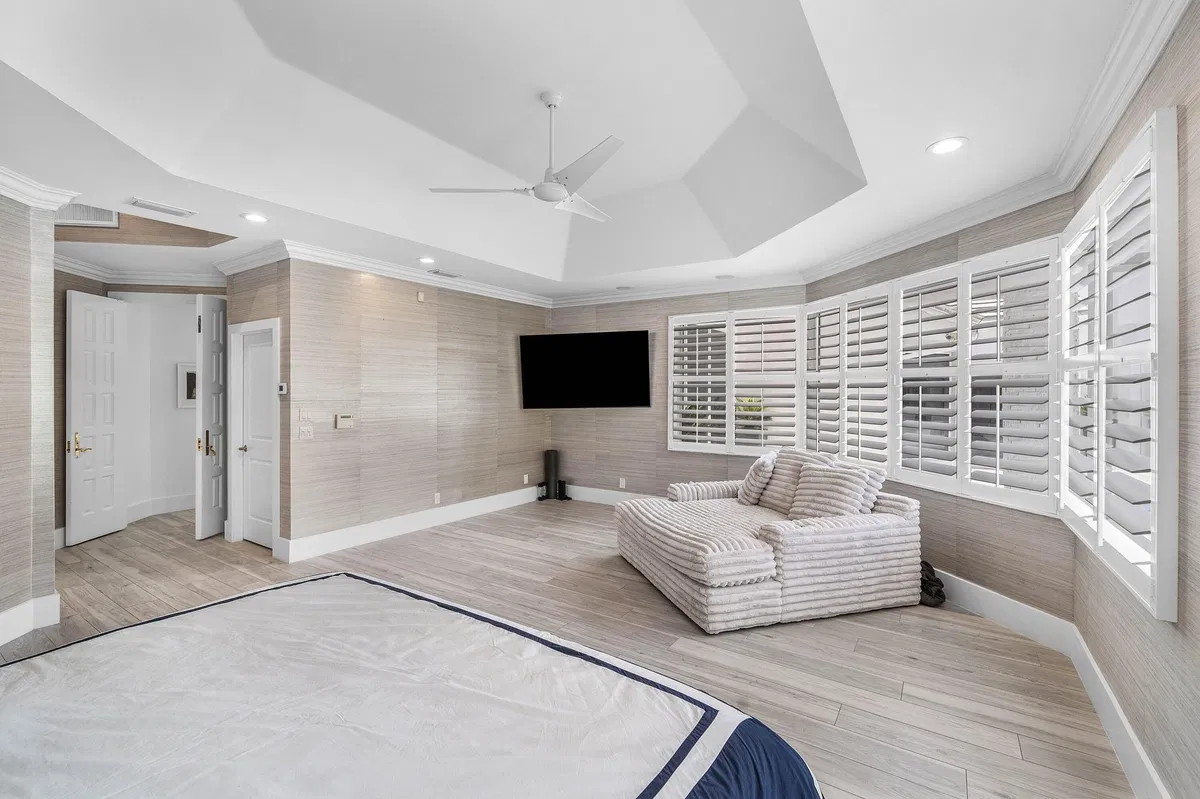 Woodfield Country Club Residence photo 25