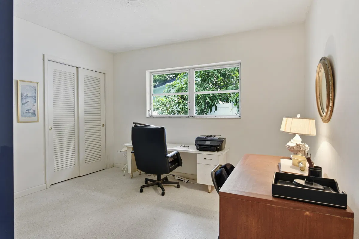 Residence photo 19