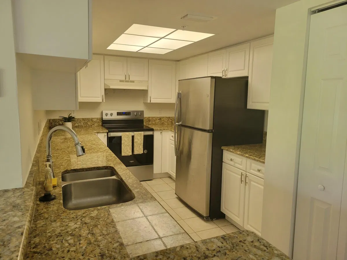 Unit 1407 photo 31