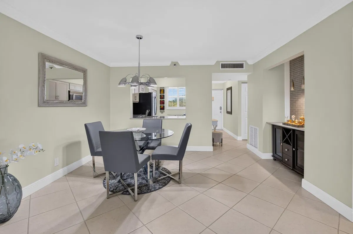  Unit 5050 photo 10