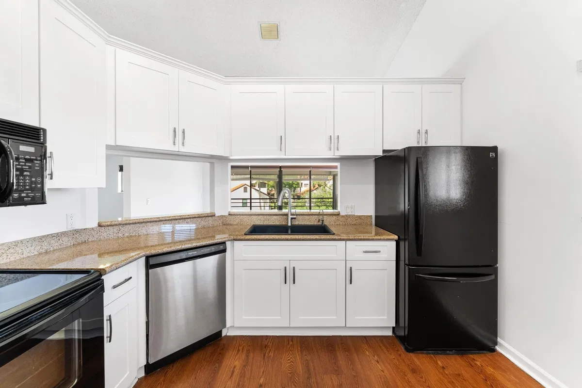  Unit 205 photo 10