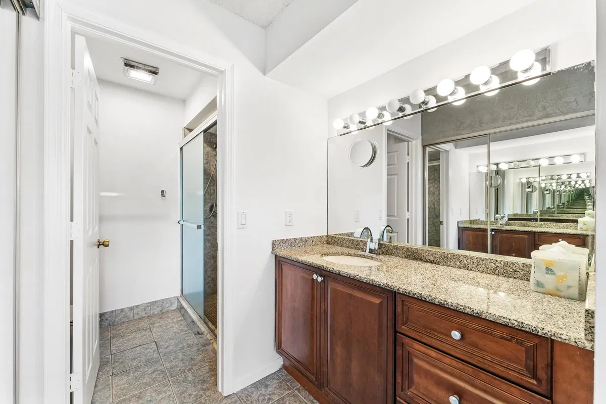  Unit 205 photo 16