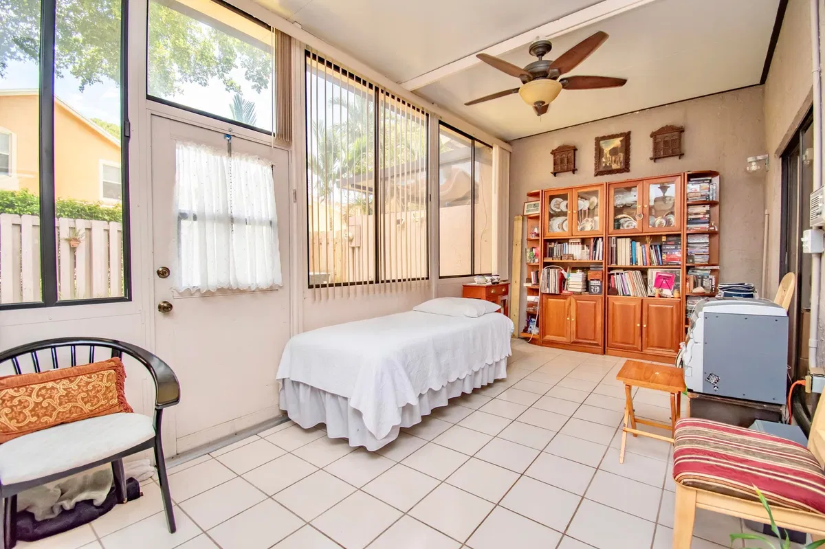  Residence photo 10