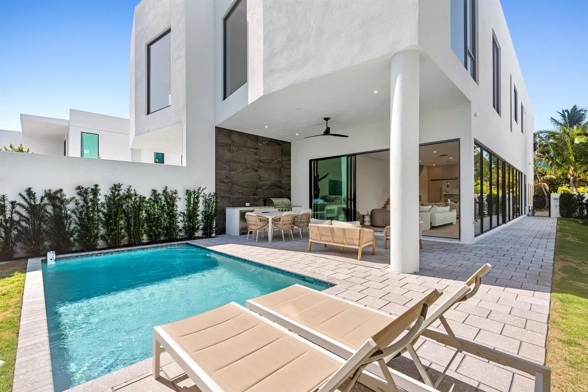 Palm Trail Delray Beach Residence photo 31