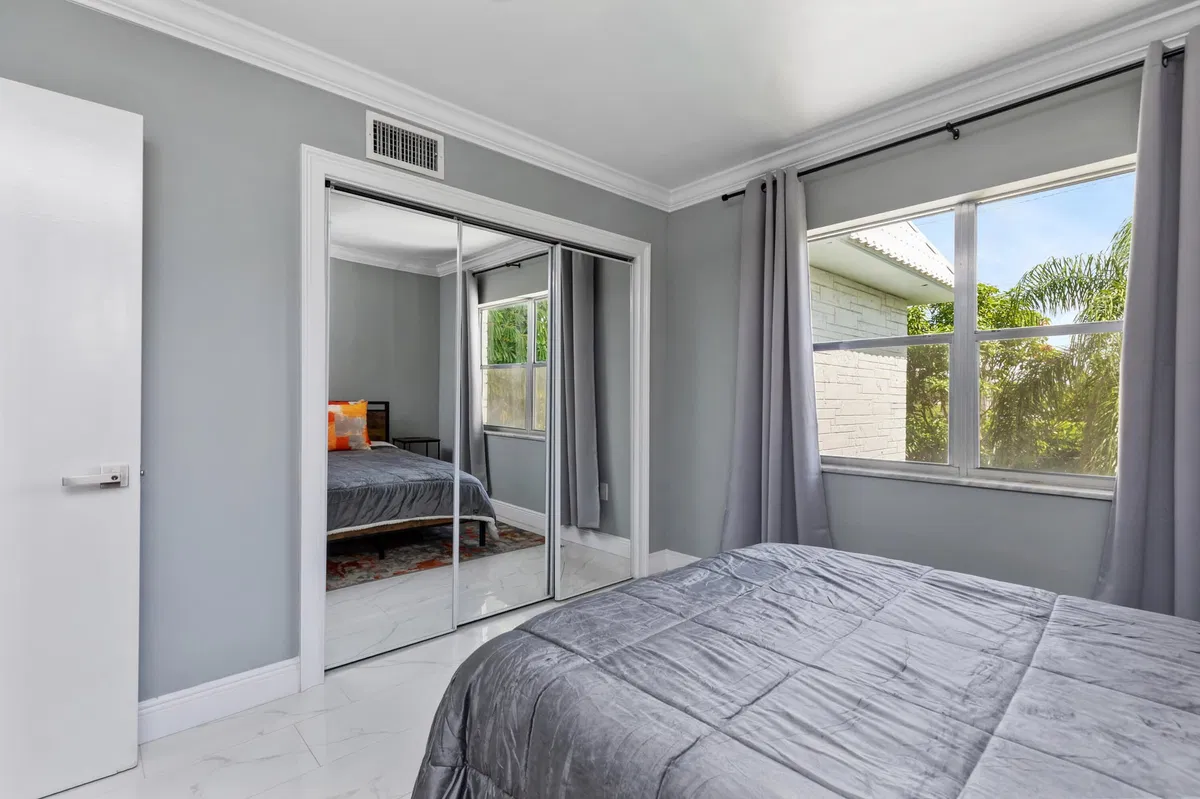  Unit 421 photo 28