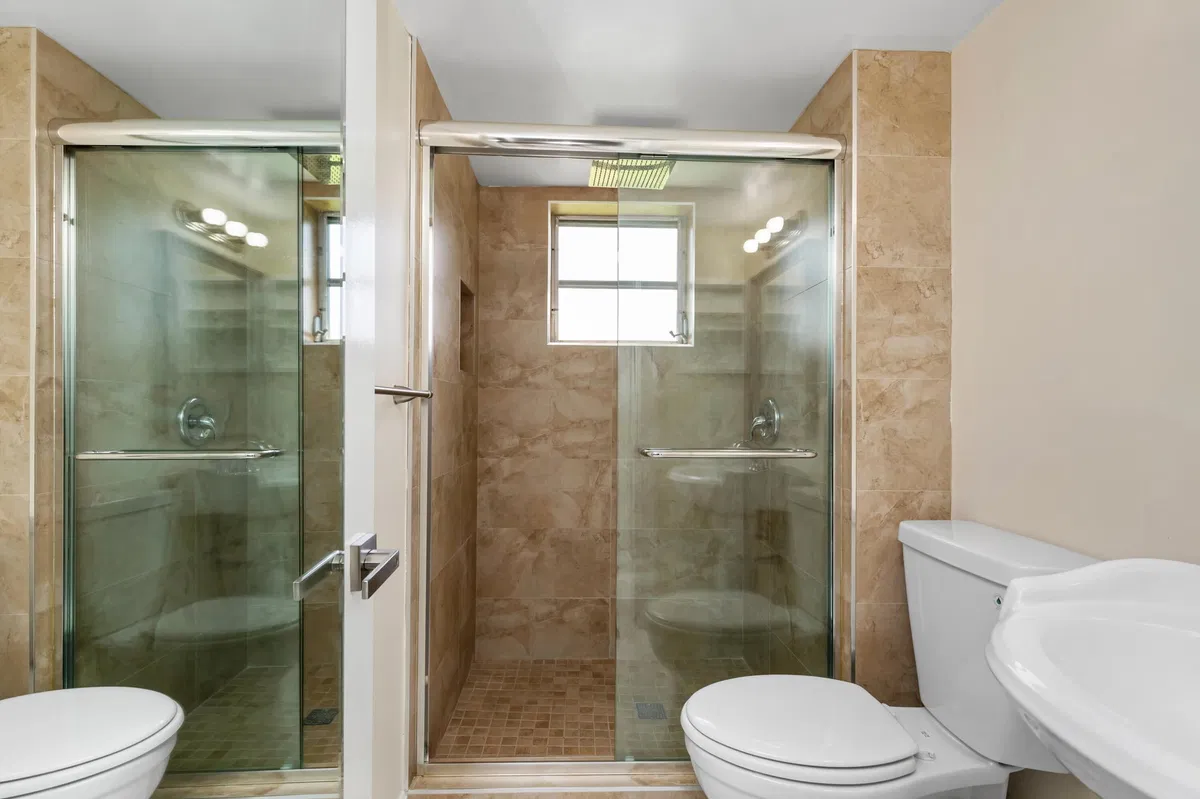  Unit 421 photo 31