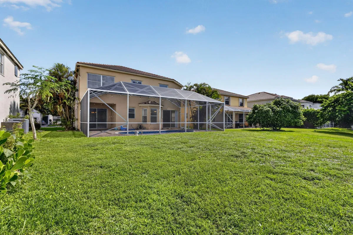  Residence photo 34